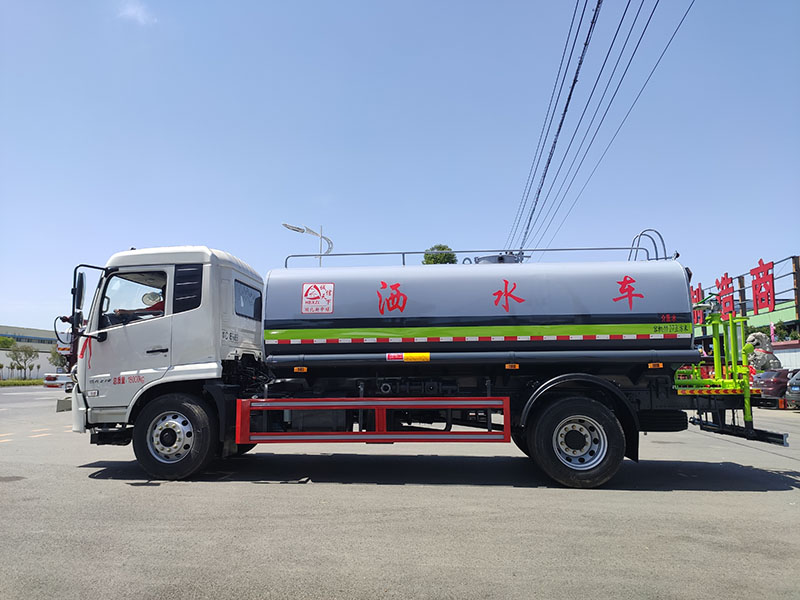 中潔牌XZL5184GSS6型灑水車(chē)